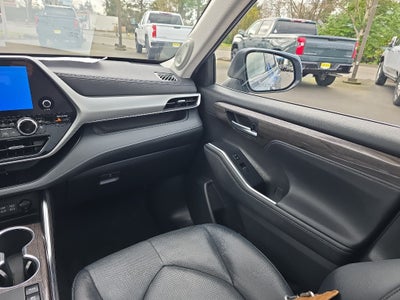 2023 Toyota Highlander Hybrid Platinum