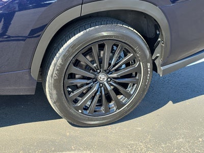 2025 Toyota Highlander LE