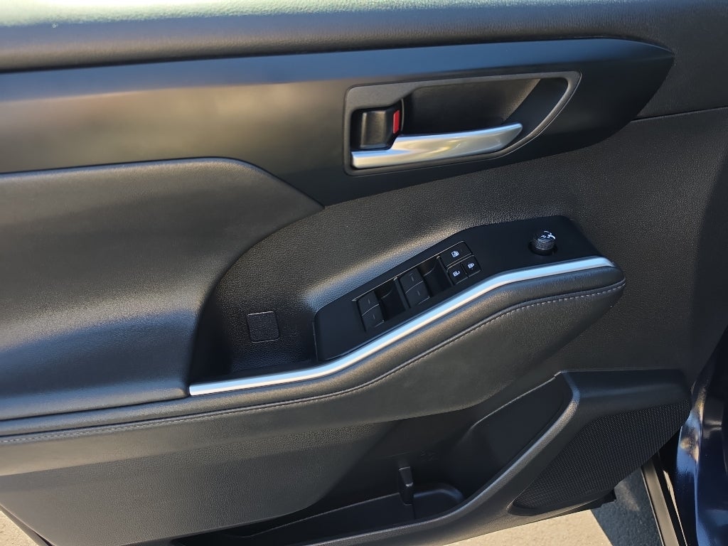 2025 Toyota Highlander LE