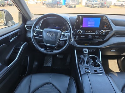 2025 Toyota Highlander LE
