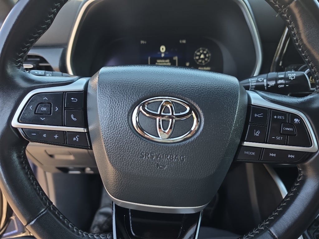 2025 Toyota Highlander LE