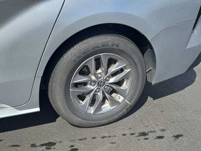 2024 Toyota Sienna LE