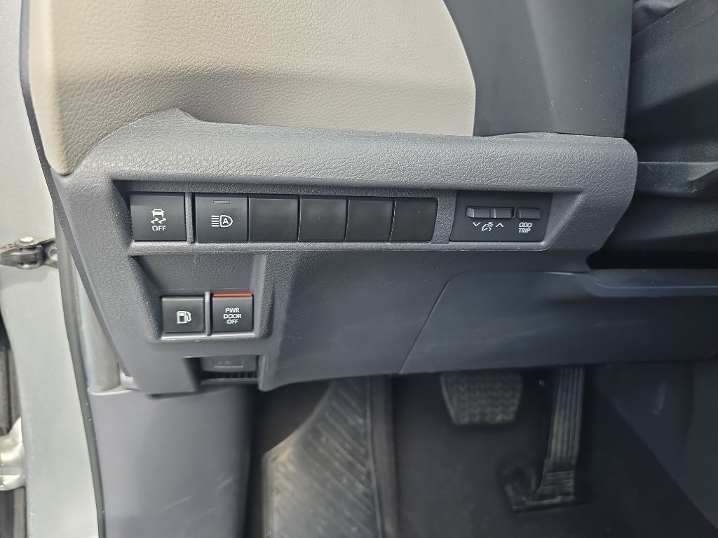 2024 Toyota Sienna LE