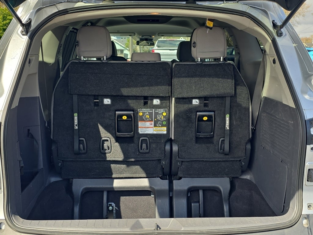 2024 Toyota Sienna LE