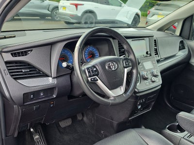 2015 Toyota Sienna SE