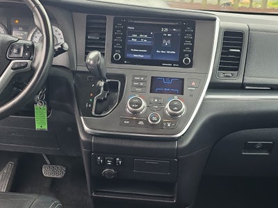 2018 Toyota Sienna SE