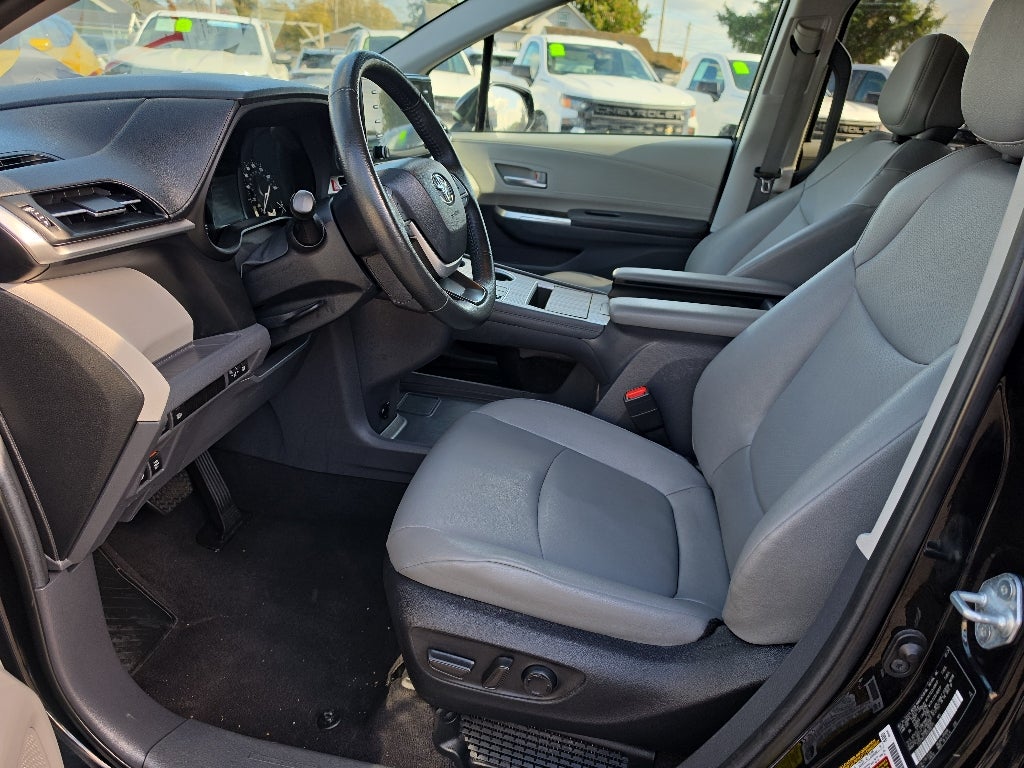 2024 Toyota Sienna XLE
