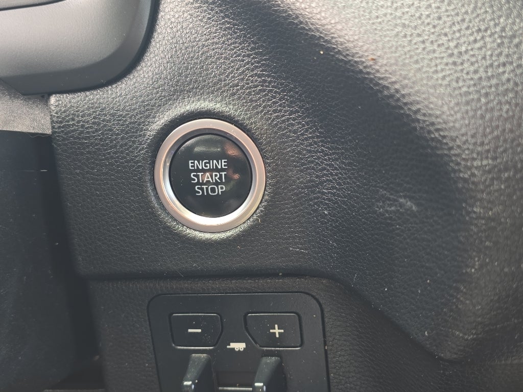 2022 Toyota Tundra 4WD SR5