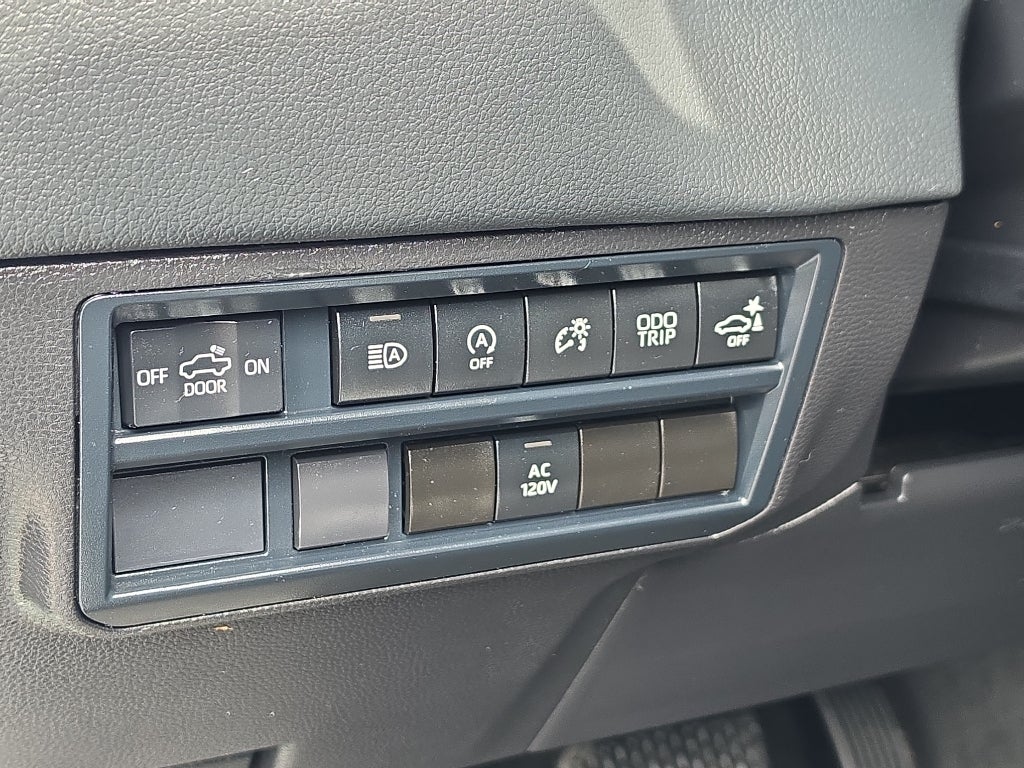 2026 Toyota Tundra Limited CrewMax 5.5' Bed