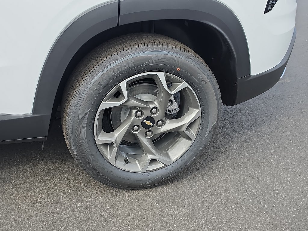 2026 Chevrolet Trax LT - Photo 11
