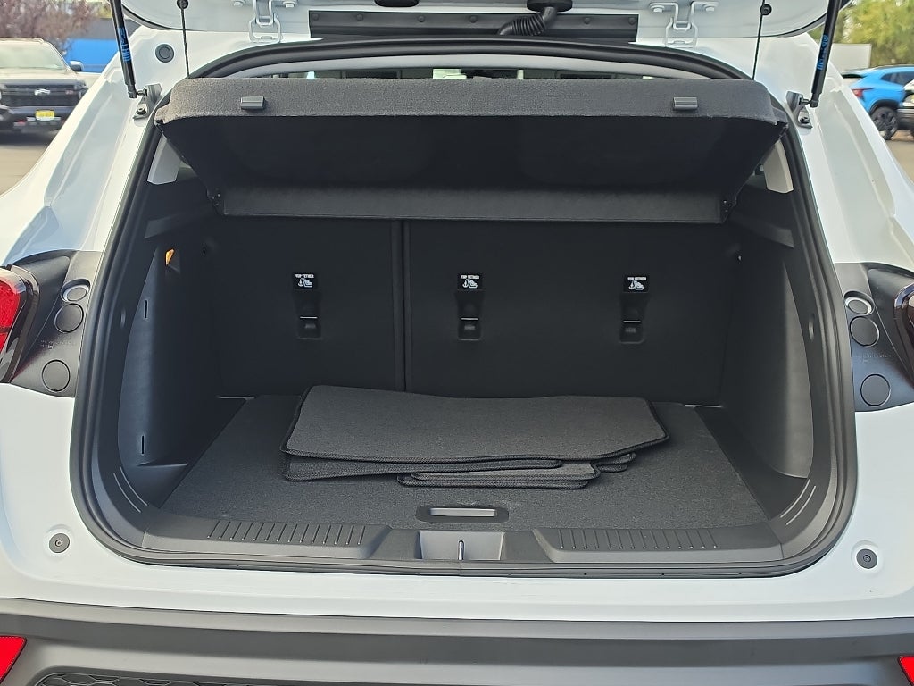 2026 Chevrolet Trax LT - Photo 9