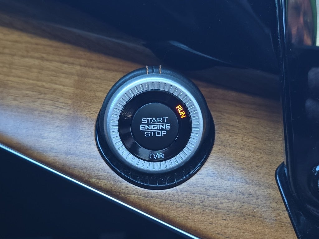 2022 Jeep Grand Wagoneer Series III