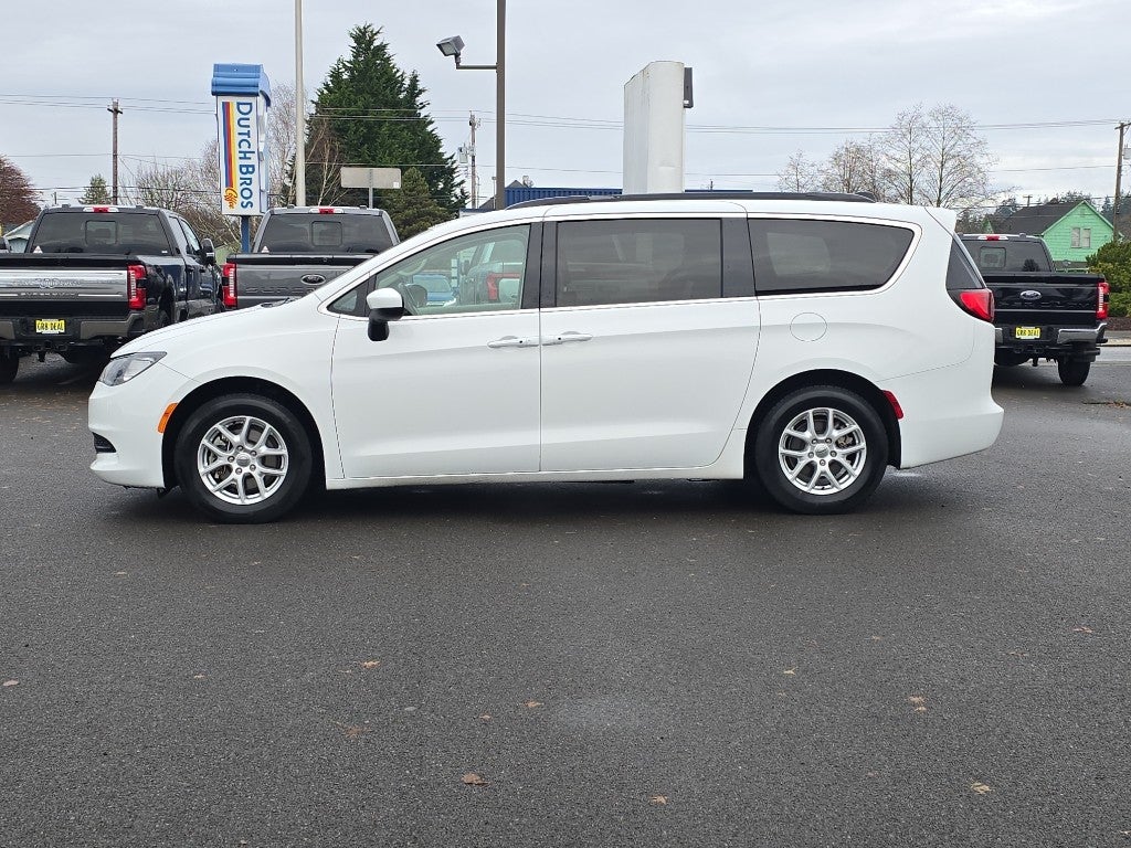 2021 Chrysler Voyager LXI