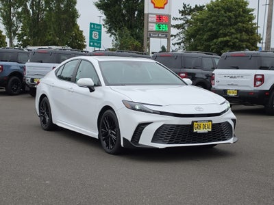 2025 Toyota Camry SE