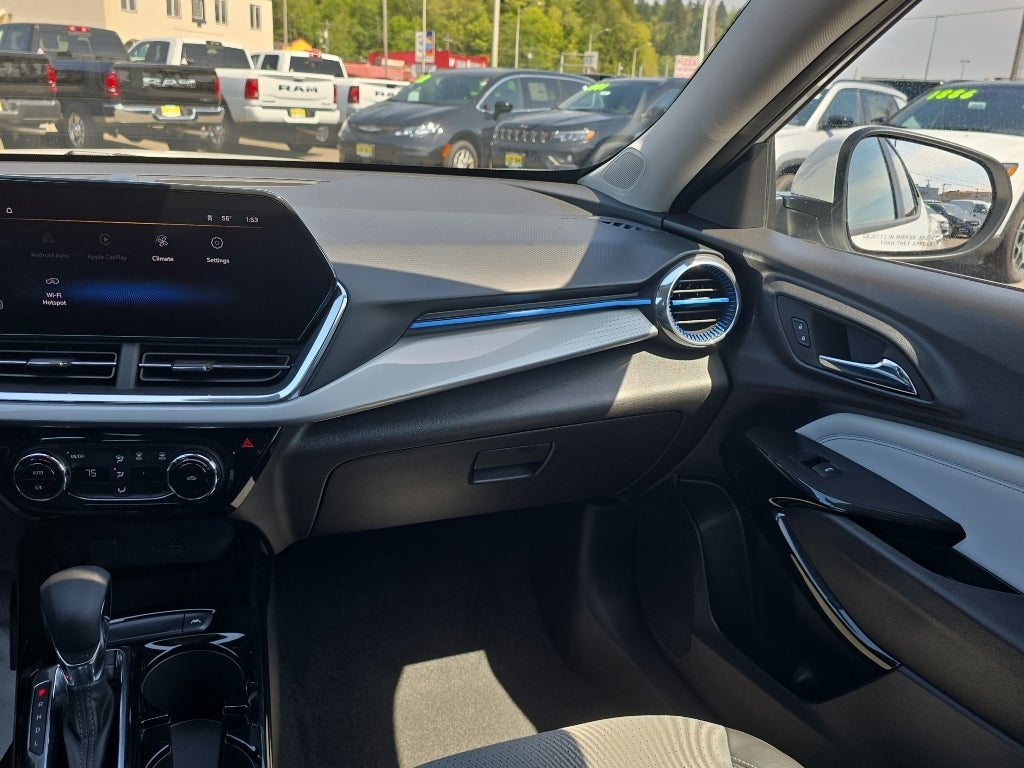 2025 Chevrolet Trax LT