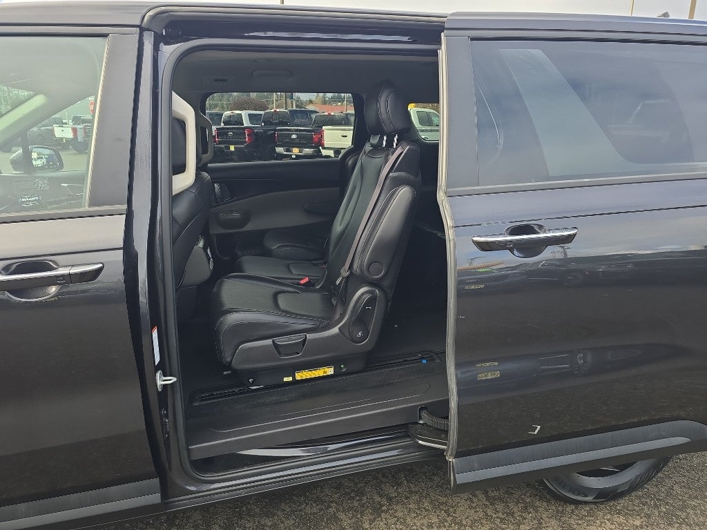 2025 Kia Carnival MPV LX