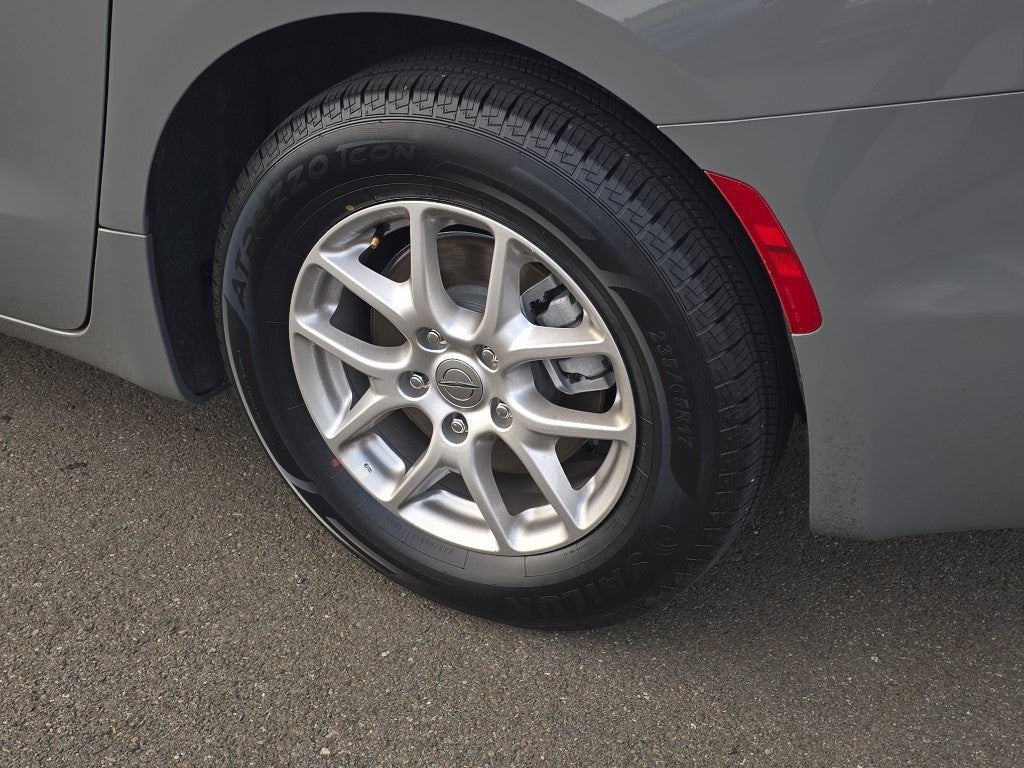 2025 Chrysler Pacifica Select