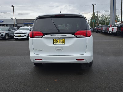 2021 Chrysler Voyager LXI