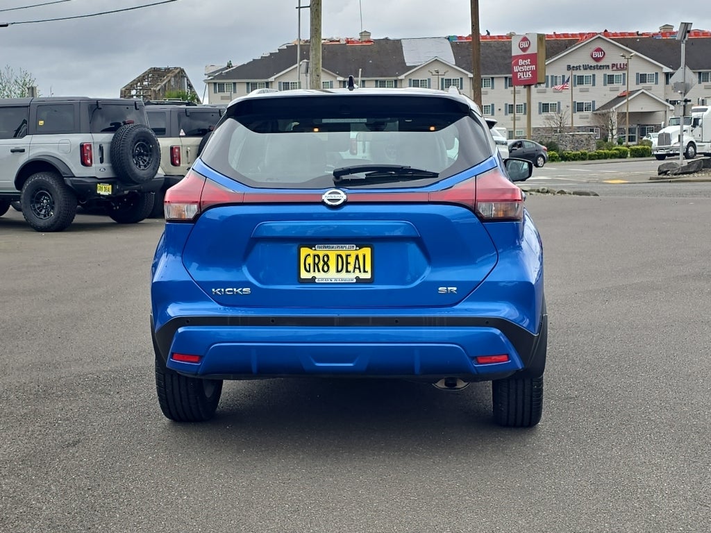 2021 Nissan Kicks SR