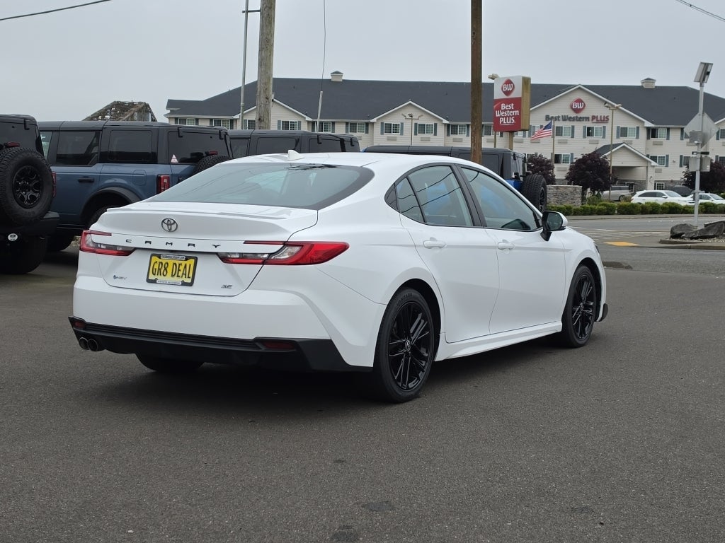 2025 Toyota Camry Hybrid SE