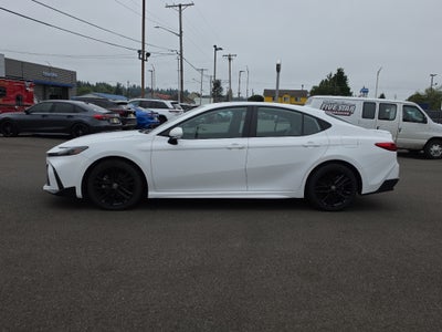 2025 Toyota Camry Hybrid SE