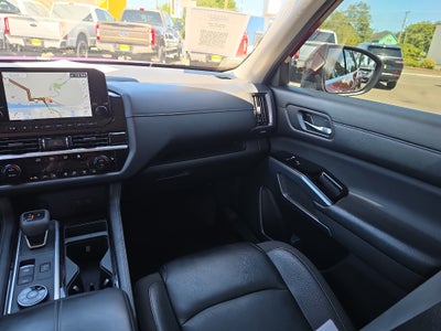 2022 Nissan Pathfinder SL