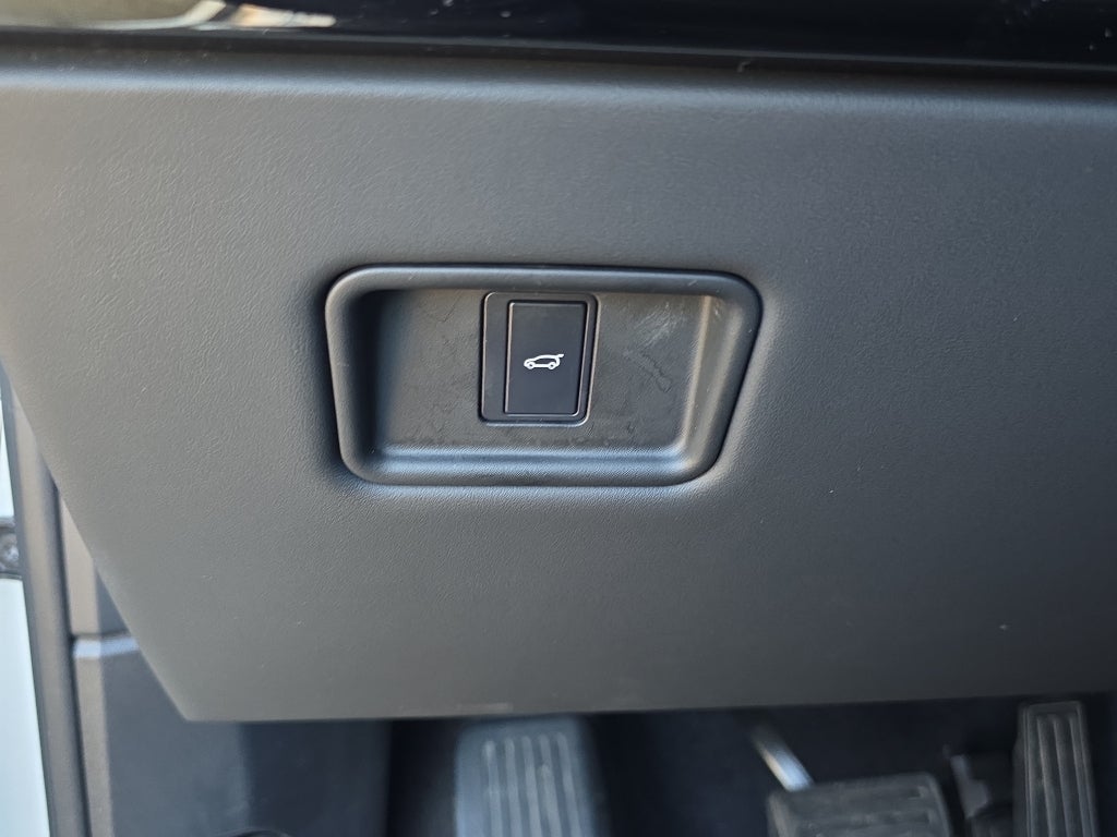 2025 Land Rover Range Rover Sport P360 SE