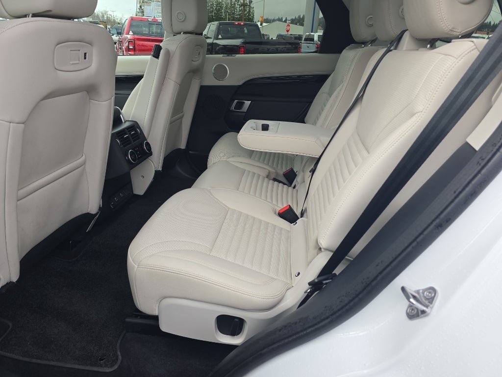 2025 Land Rover Discovery S